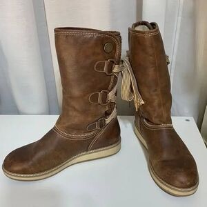 White Mountain 9.5 VEGAN fleece lined PU leather boot